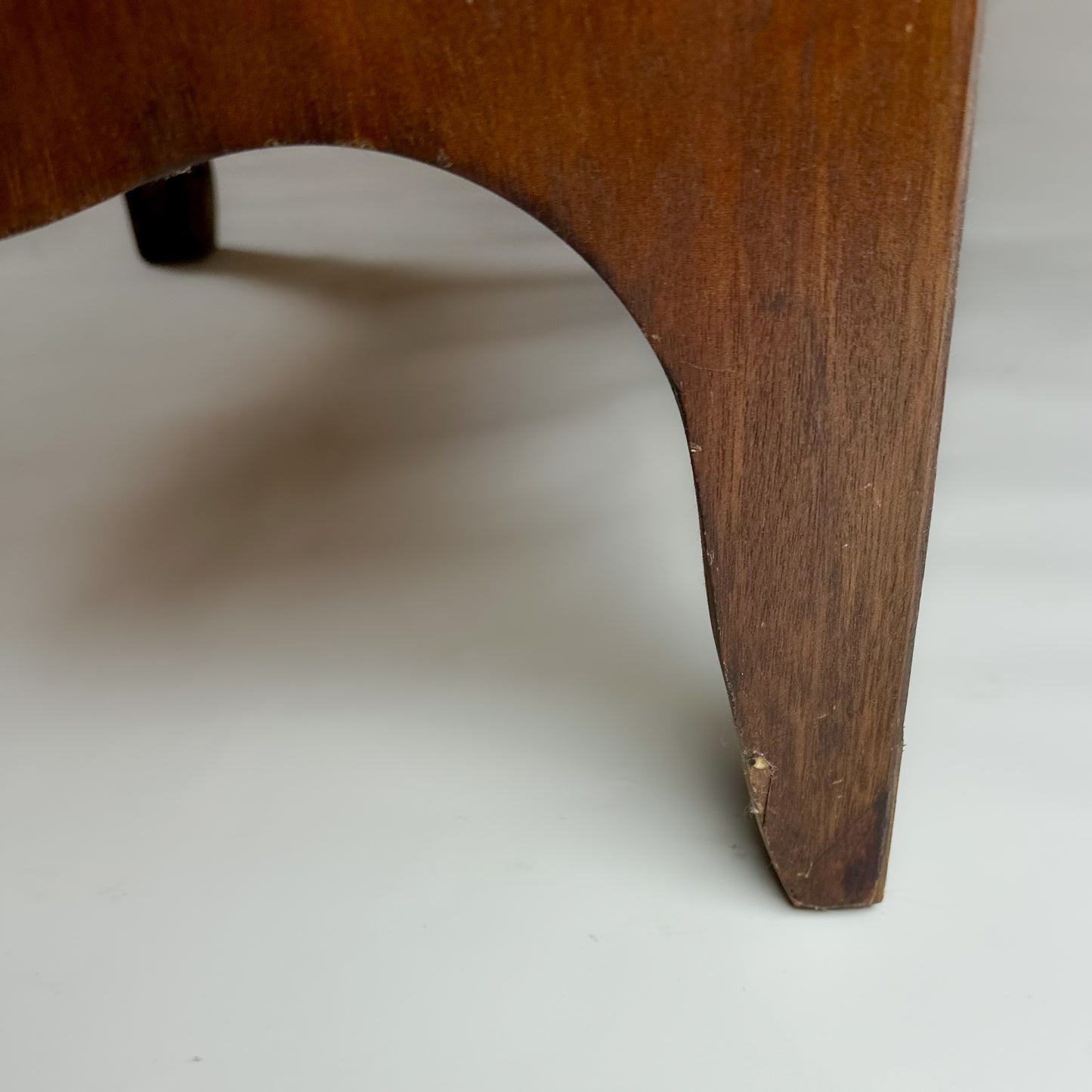 Antique Georgian Mahogany Bow Front Chest of Drawers Of Small Proportions