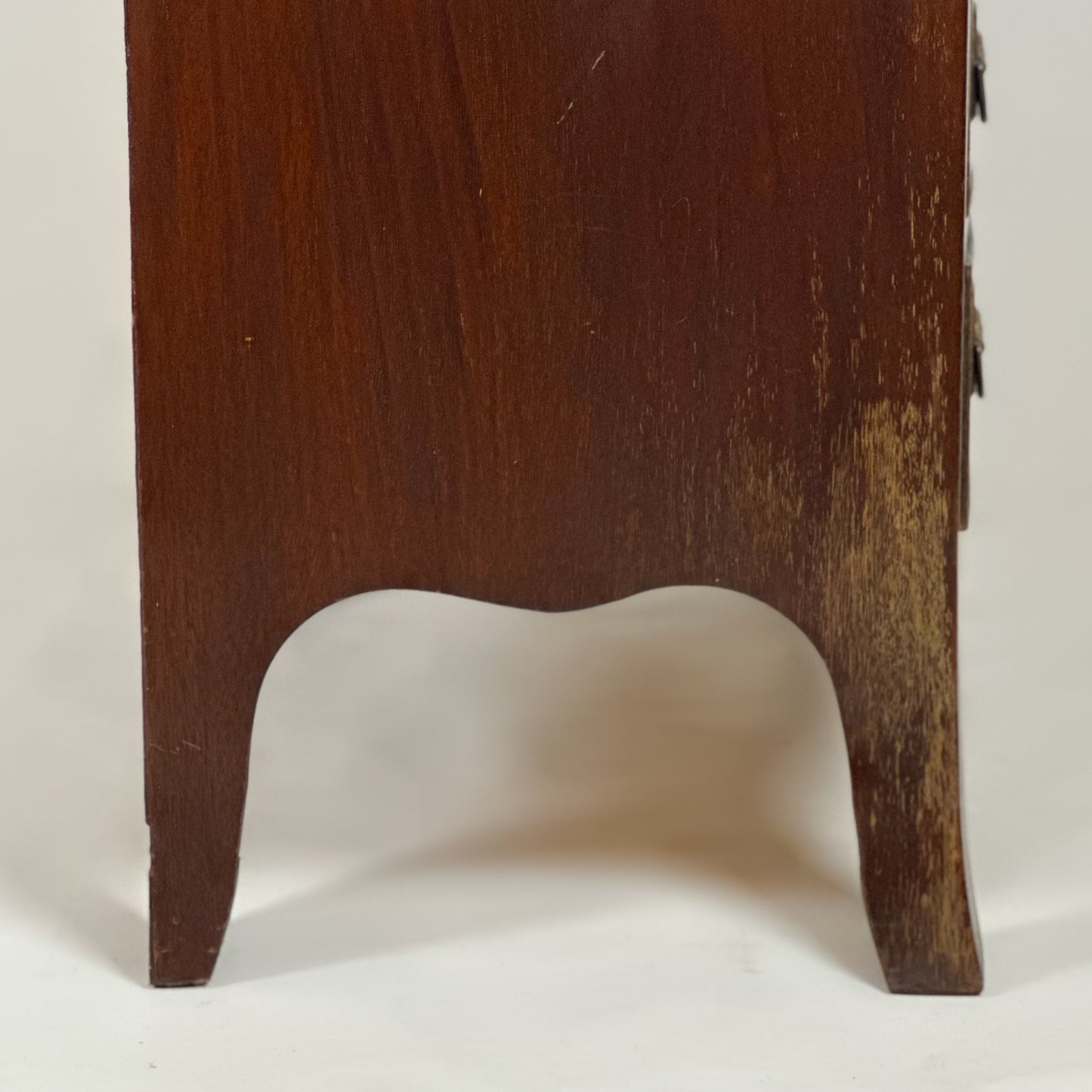 Antique Georgian Mahogany Bow Front Chest of Drawers Of Small Proportions