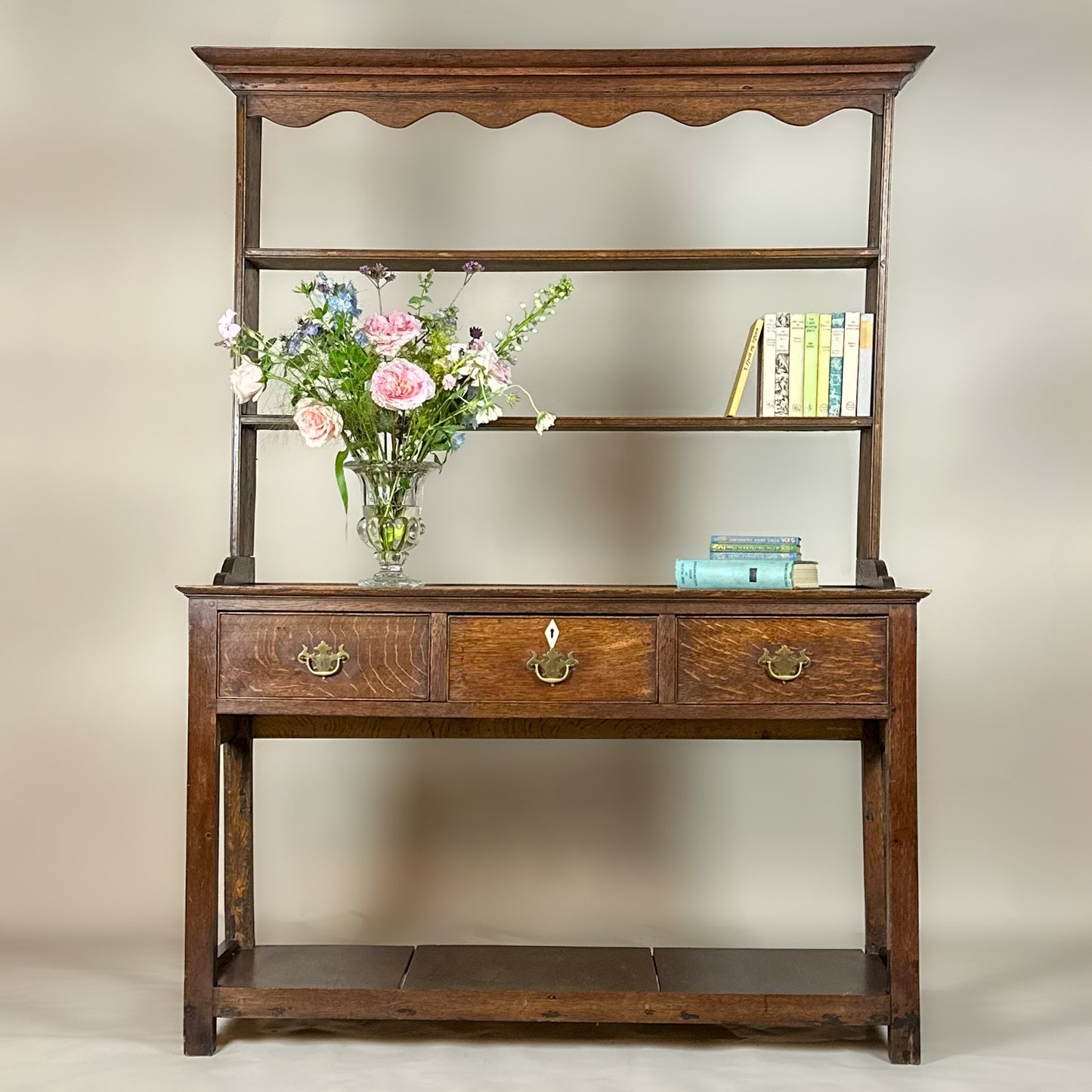 Antique 20th Century Oak Dresser