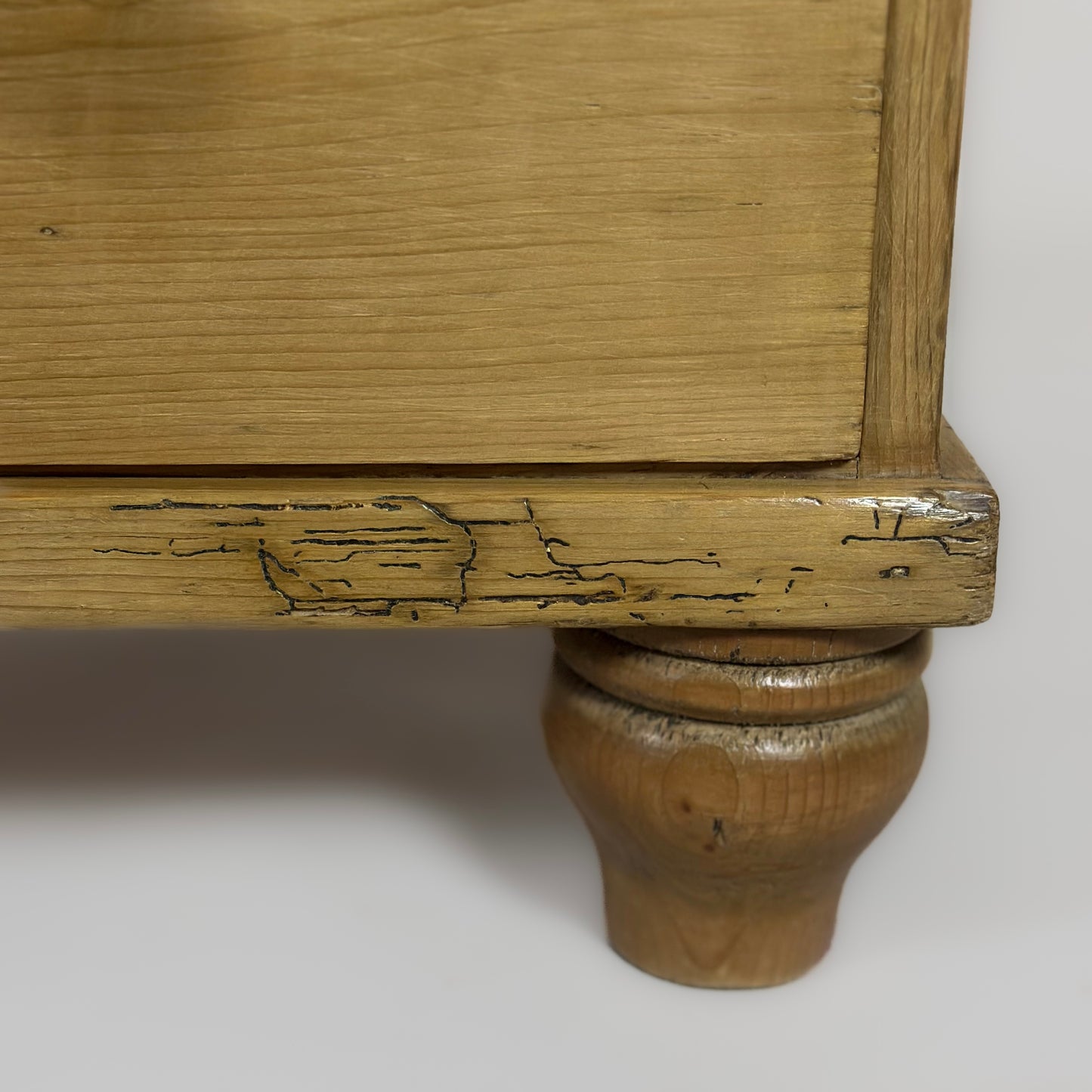 Antique Victorian Pine Chest of Drawers